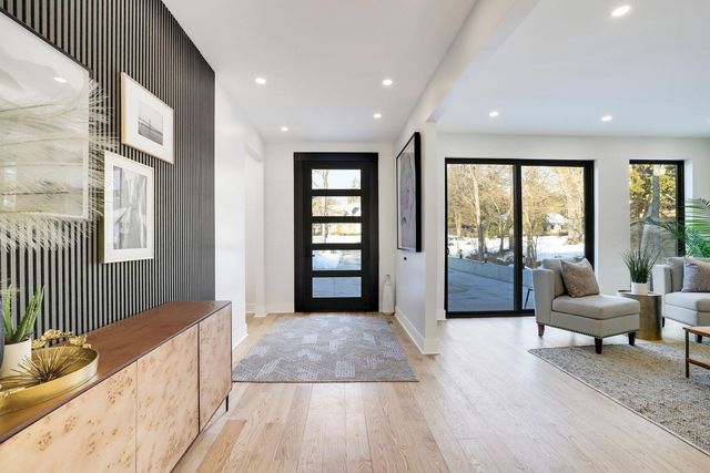 1125 Tyrol Trail, Golden Valley, MN 55416