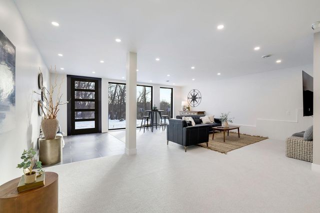 1125 Tyrol Trail, Golden Valley, MN 55416