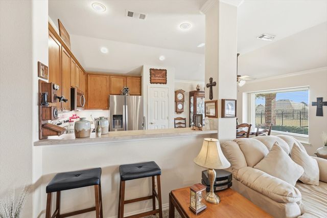 9621 Applewood Trail, Denton, TX 76207