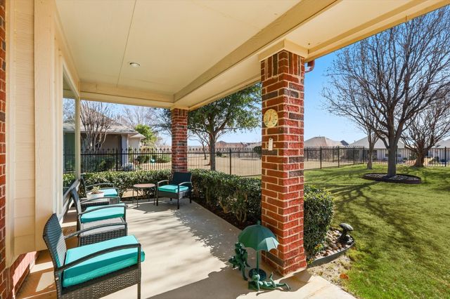 9621 Applewood Trail, Denton, TX 76207