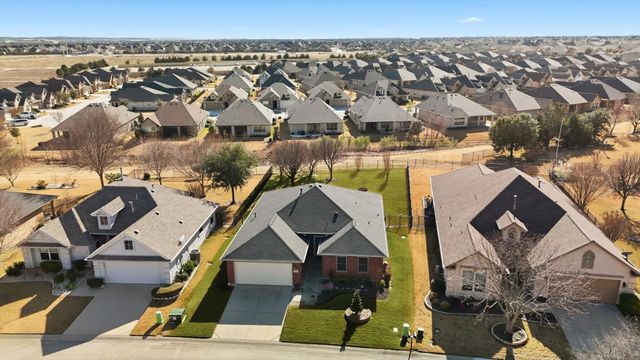 9621 Applewood Trail, Denton, TX 76207