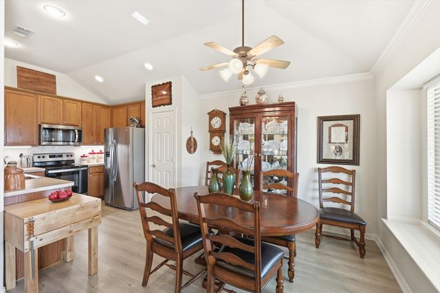 9621 Applewood Trail, Denton, TX 76207