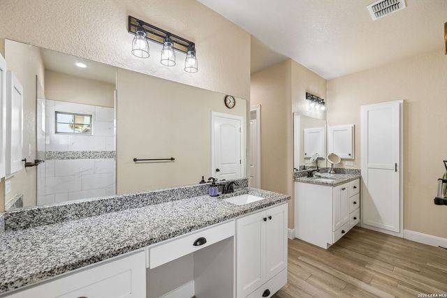 9691 Crow Ln, Adkins, TX 78101