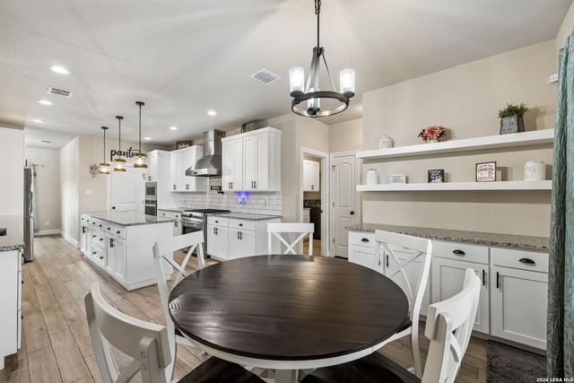9691 Crow Ln, Adkins, TX 78101