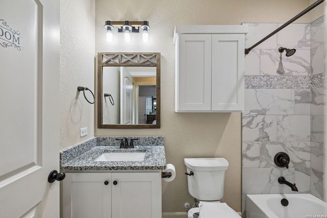 9691 Crow Ln, Adkins, TX 78101