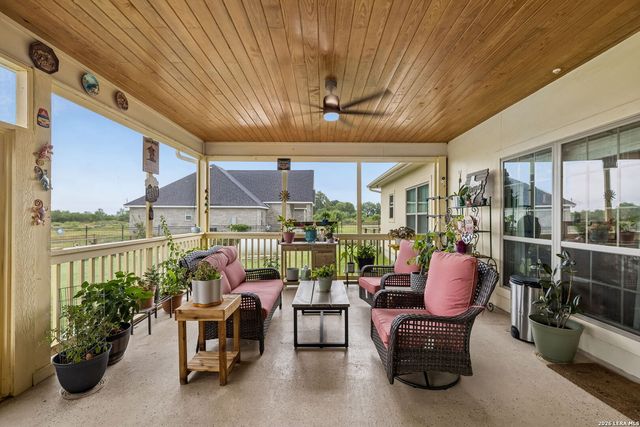 9691 Crow Ln, Adkins, TX 78101