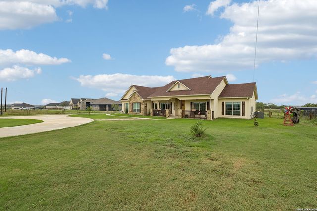 9691 Crow Ln, Adkins, TX 78101