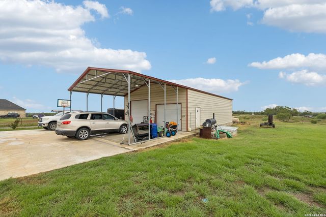 9691 Crow Ln, Adkins, TX 78101