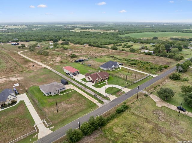 9691 Crow Ln, Adkins, TX 78101