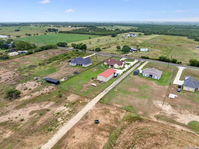 9691 Crow Ln, Adkins, TX 78101
