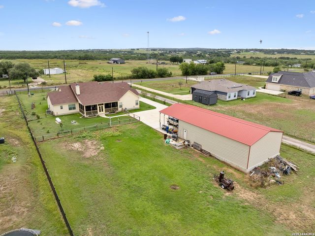 9691 Crow Ln, Adkins, TX 78101