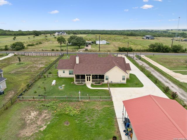 9691 Crow Ln, Adkins, TX 78101