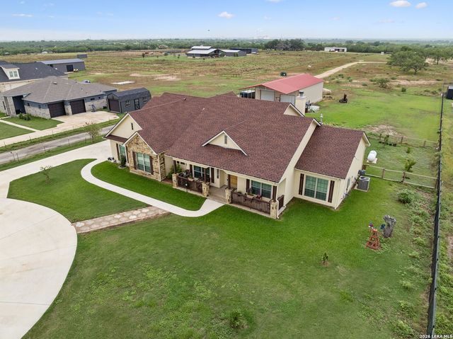 9691 Crow Ln, Adkins, TX 78101