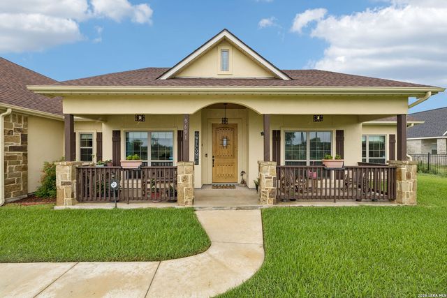 9691 Crow Ln, Adkins, TX 78101