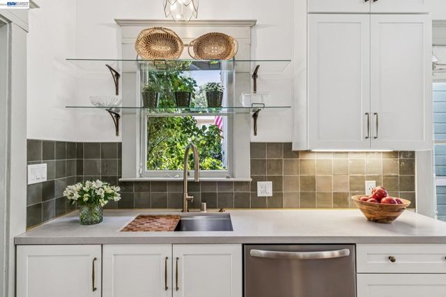 2200 San Jose Ave, Alameda, CA 94501