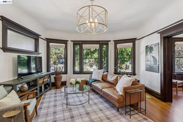 2200 San Jose Ave, Alameda, CA 94501