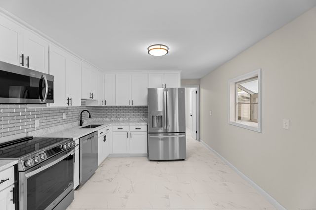 15 Pomps Lane, North Branford, CT 06471