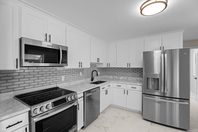 15 Pomps Lane, North Branford, CT 06471