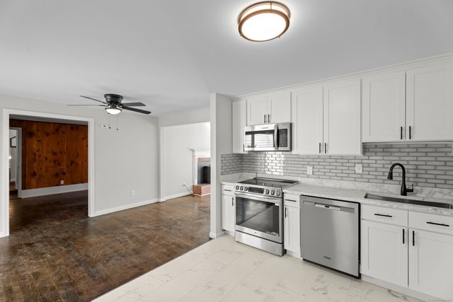 15 Pomps Lane, North Branford, CT 06471