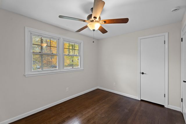 15 Pomps Lane, North Branford, CT 06471