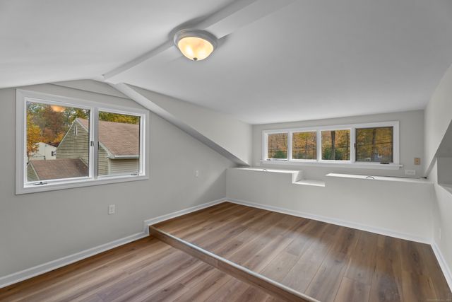 15 Pomps Lane, North Branford, CT 06471