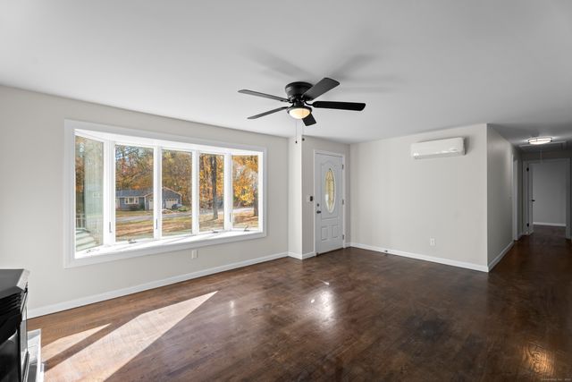 15 Pomps Lane, North Branford, CT 06471