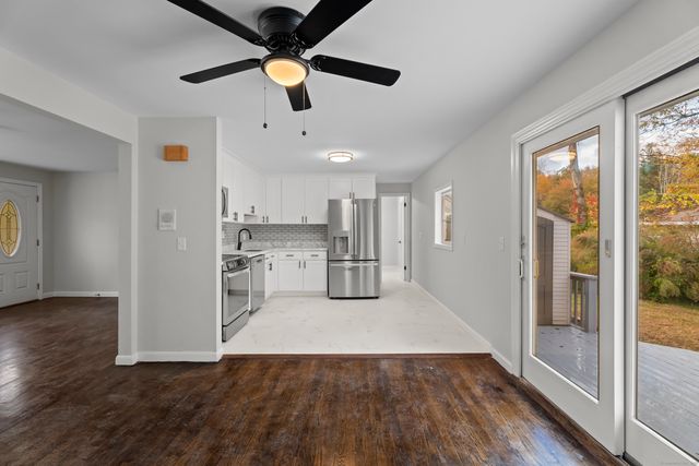 15 Pomps Lane, North Branford, CT 06471