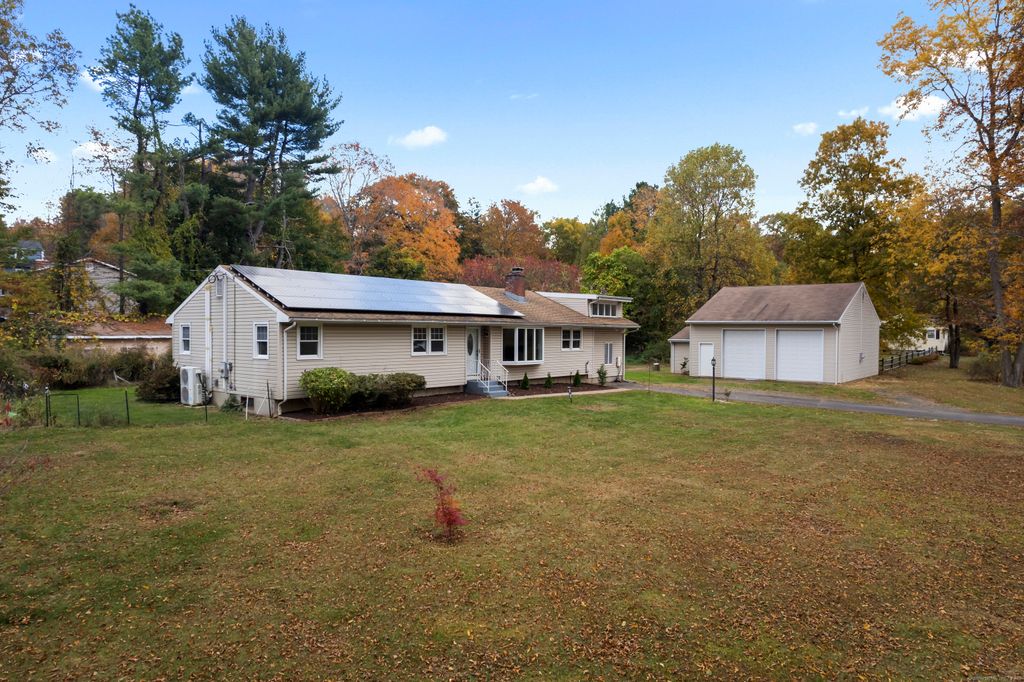 15 Pomps Lane, North Branford, CT 06471
