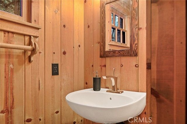 24085 Alpine, Crestline, CA 92325