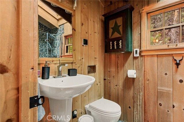 24085 Alpine, Crestline, CA 92325