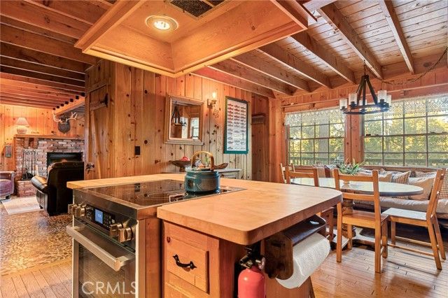 24085 Alpine, Crestline, CA 92325