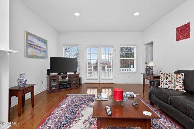 7 Jordan Point Drive, North Greenbush, NY 12180