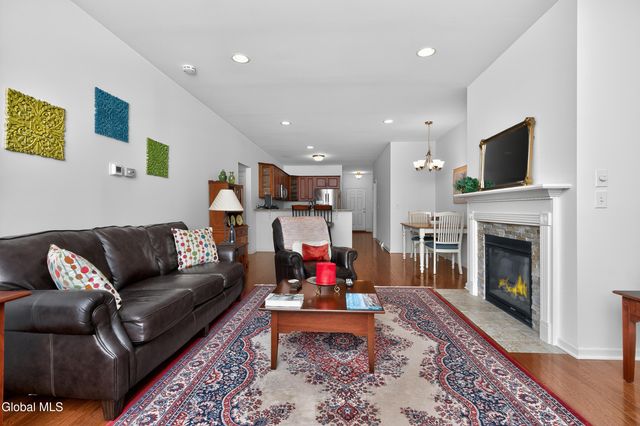 7 Jordan Point Drive, North Greenbush, NY 12180