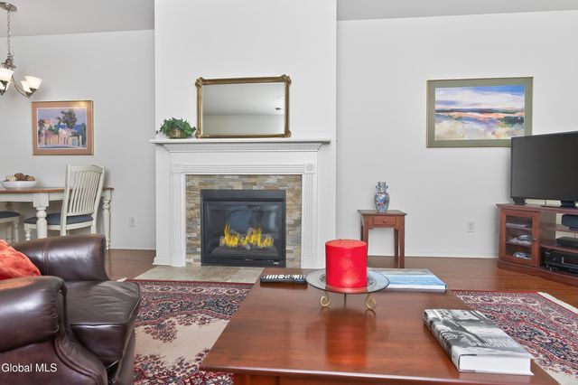 7 Jordan Point Drive, North Greenbush, NY 12180