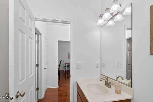 7 Jordan Point Drive, North Greenbush, NY 12180