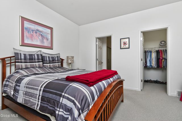 7 Jordan Point Drive, North Greenbush, NY 12180