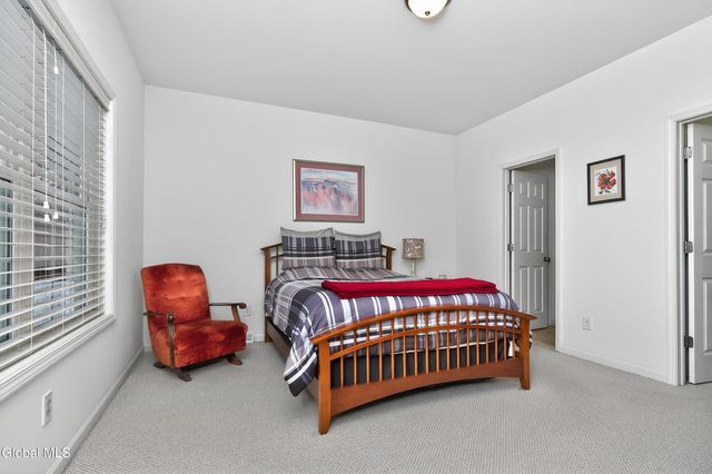 7 Jordan Point Drive, North Greenbush, NY 12180