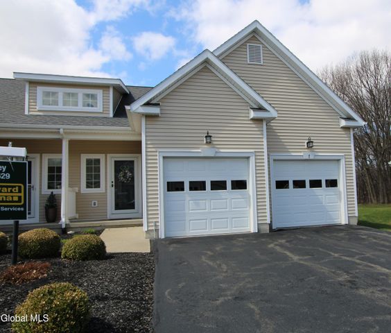 7 Jordan Point Drive, North Greenbush, NY 12180