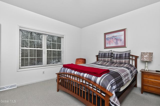 7 Jordan Point Drive, North Greenbush, NY 12180