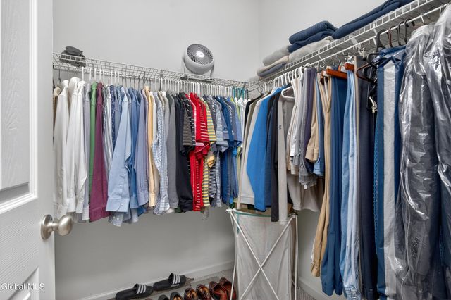 7 Jordan Point Drive, North Greenbush, NY 12180