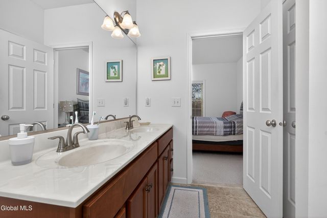 7 Jordan Point Drive, North Greenbush, NY 12180