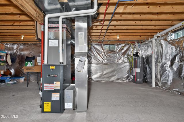 7 Jordan Point Drive, North Greenbush, NY 12180