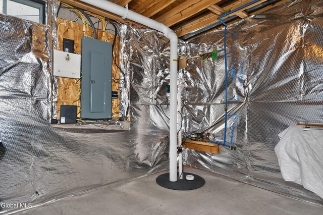 7 Jordan Point Drive, North Greenbush, NY 12180