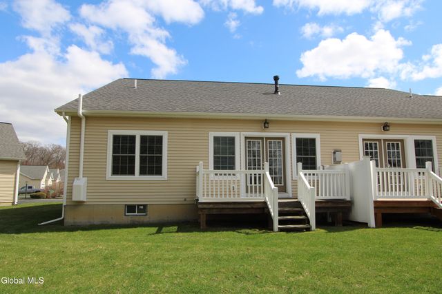 7 Jordan Point Drive, North Greenbush, NY 12180