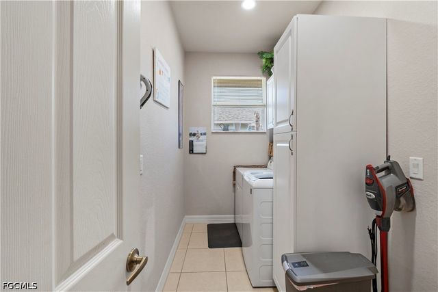 126 SW 39th PL, Cape Coral, FL 33991