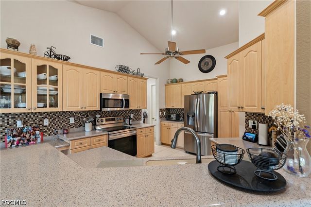 126 SW 39th PL, Cape Coral, FL 33991