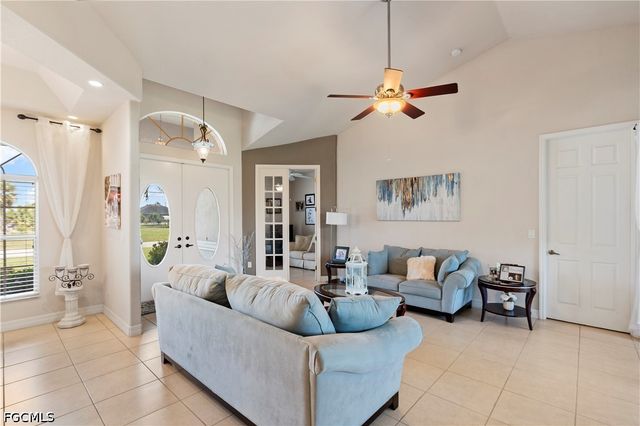 126 SW 39th PL, Cape Coral, FL 33991