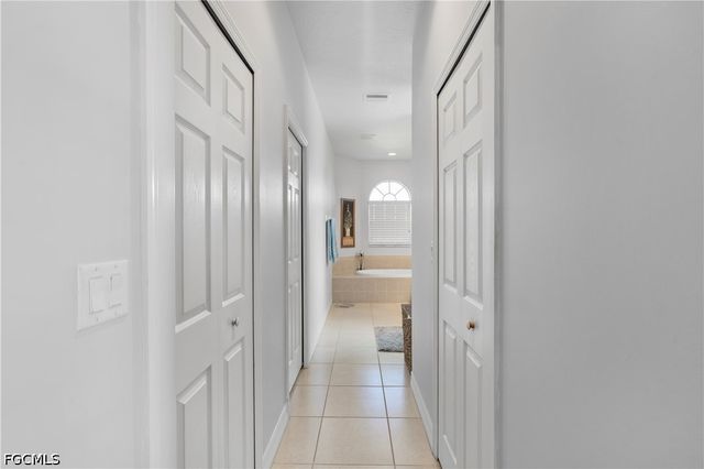 126 SW 39th PL, Cape Coral, FL 33991