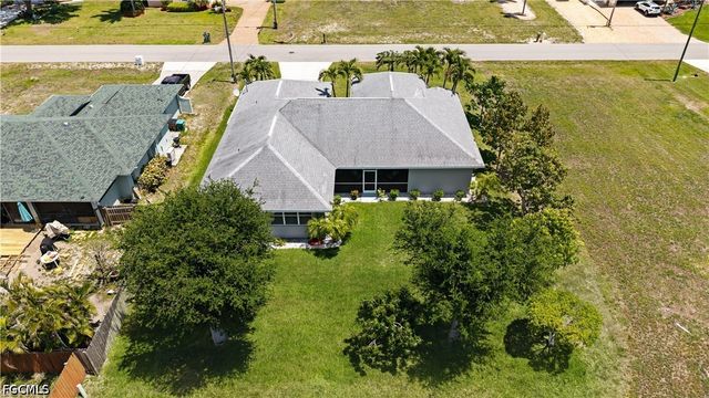 126 SW 39th PL, Cape Coral, FL 33991