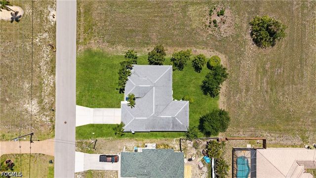 126 SW 39th PL, Cape Coral, FL 33991